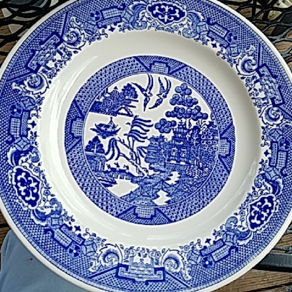 NO ID. Blue and White Porcelain Dinner Plate - 10"